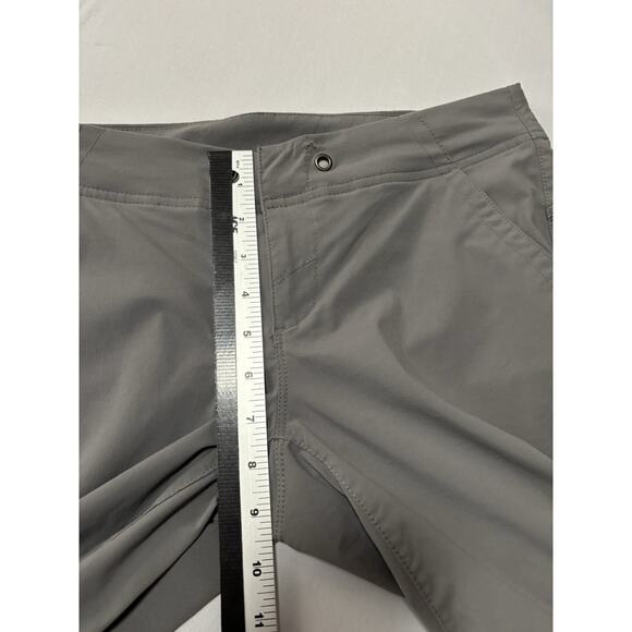 Columbia Women's 2 Gray Lightweight Hiking Capri Pants Gorpcore Trails Outdoors - Picture 6 of 7